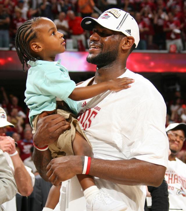 1719531002799096769.jpg a5200b89ly1hr4nm3yluej21e61kwami.jpg